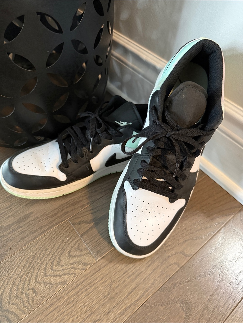 Nike Low-Top Sneakers in Black, White & Mint